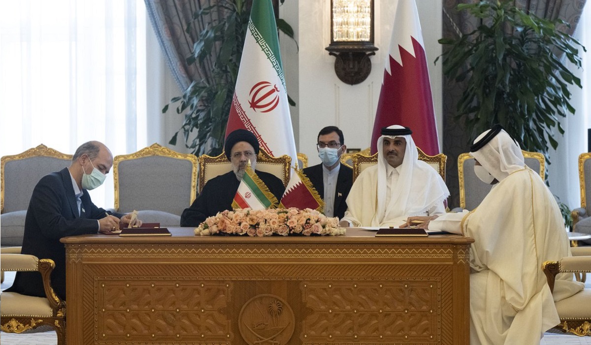 Qatar Amir and Iranian President Witness MoUs and Agreements Signing